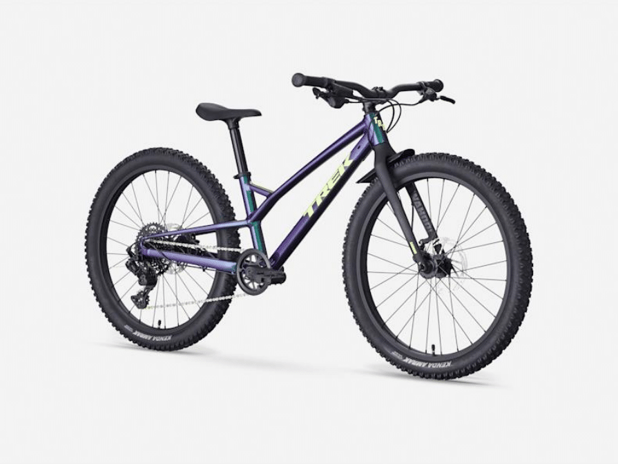 VTT Enfant Trek Violet Irisé - Style et Performance VTT enfant Trek violet irisé avec pneus Kenda Amrak et logo jaune fluo sur fond neutre.